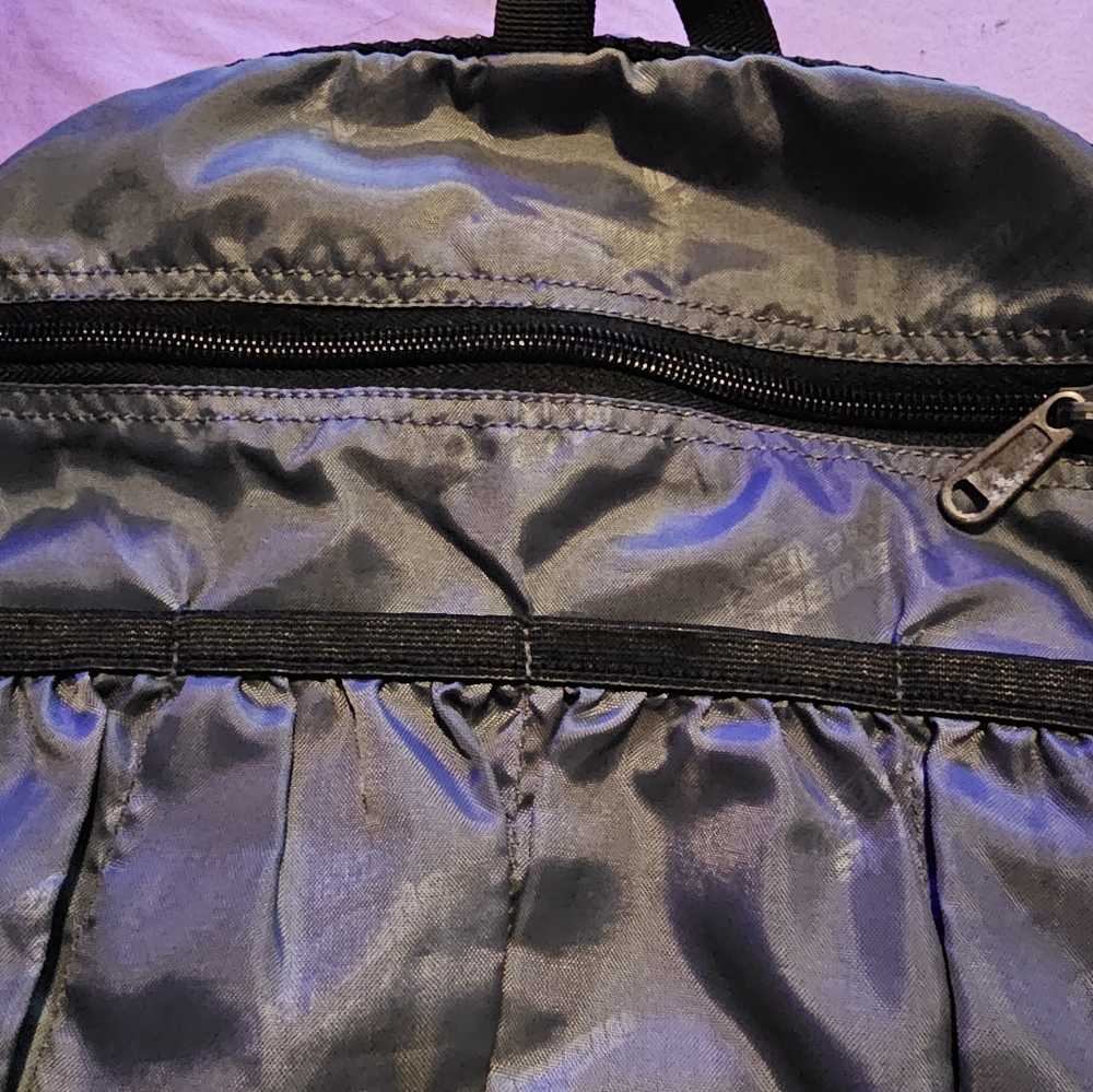 !!. Toiletry bag - Picture 6 of 9